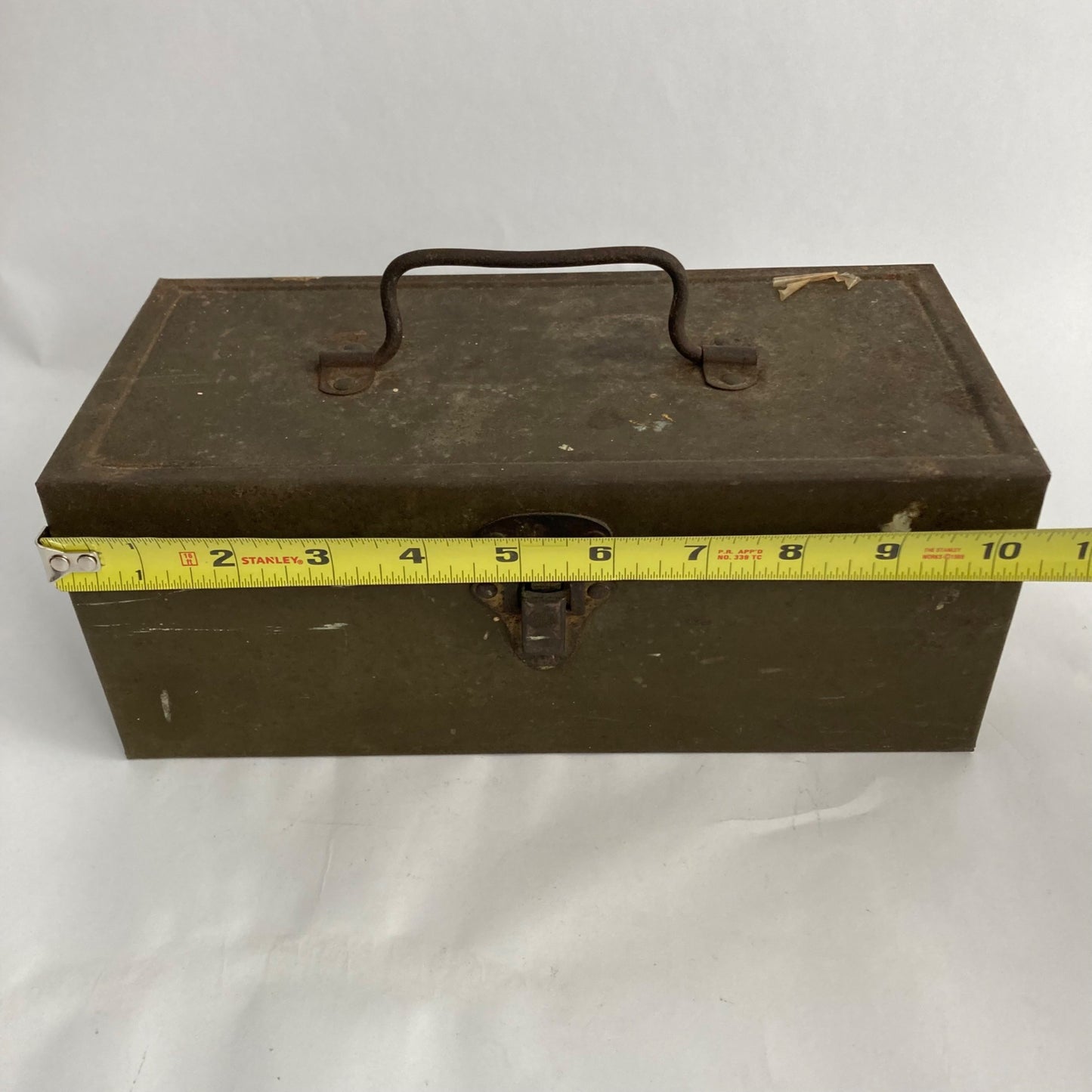 Vintage 10.5" Box Military OD Green w/Tan Belt & Lubricating Oil Can 2 oz Poison