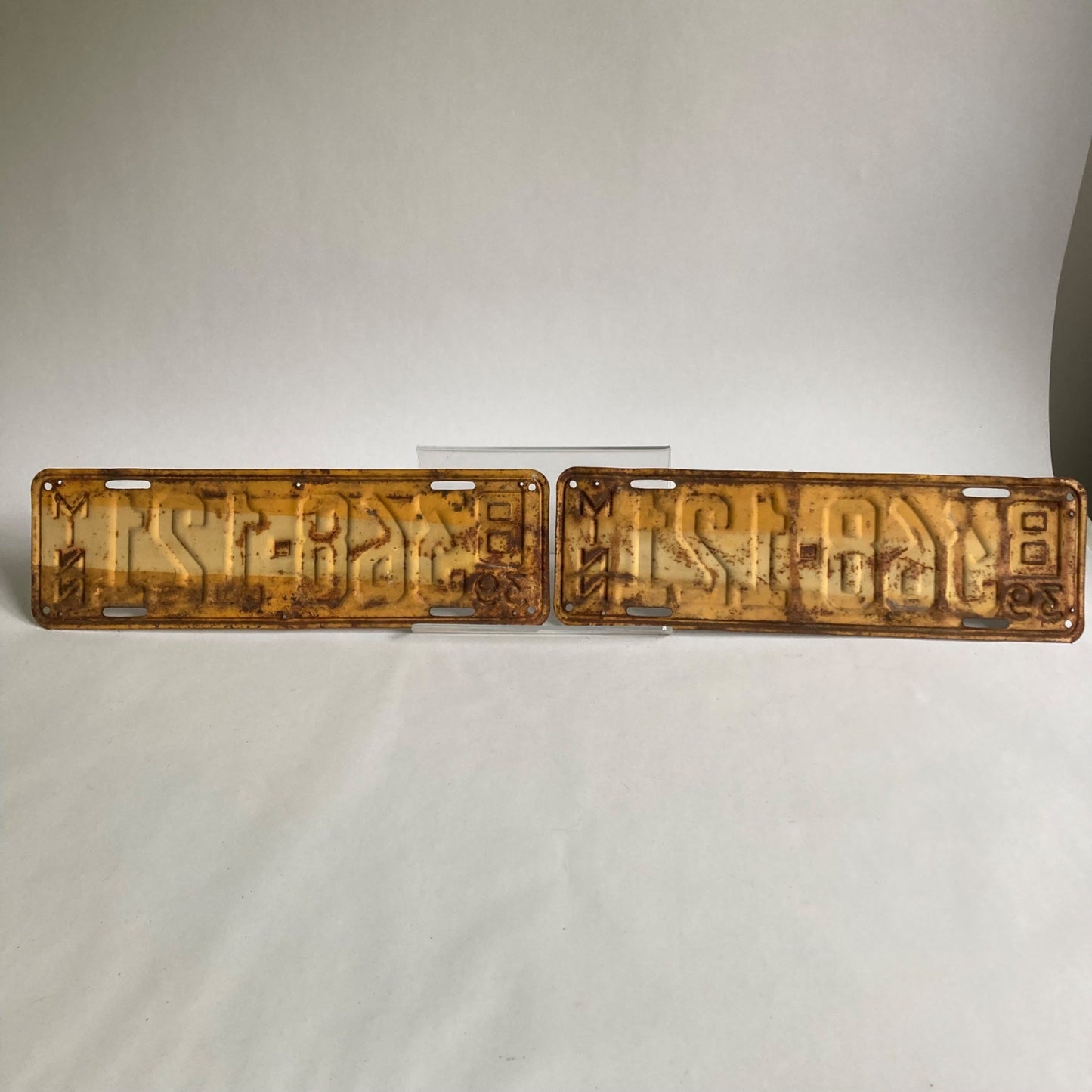 Pair Vintage 1939 Minnesota License Plates Matching Numbers B368-121 MN