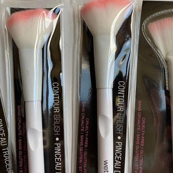 New Wet N Wild Makeup Brushes Set