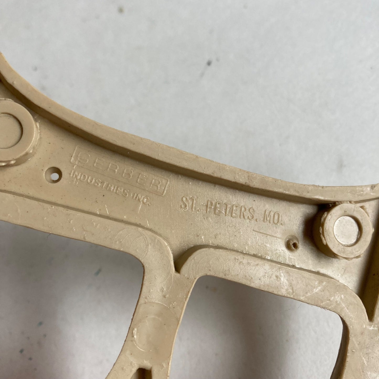 Lot 5 Gerber Industries Plastic Molded Letters Y E R F Faux Wood Look