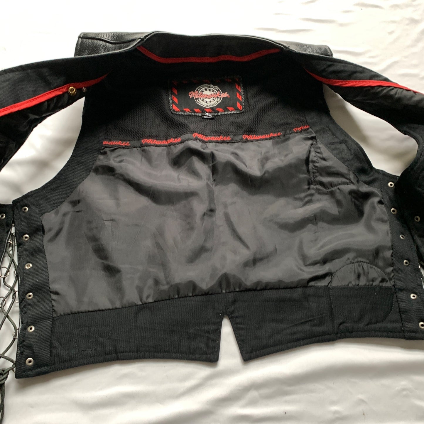 Milwaukee Women's Black Leather Motorcycle Vest XL Patches
