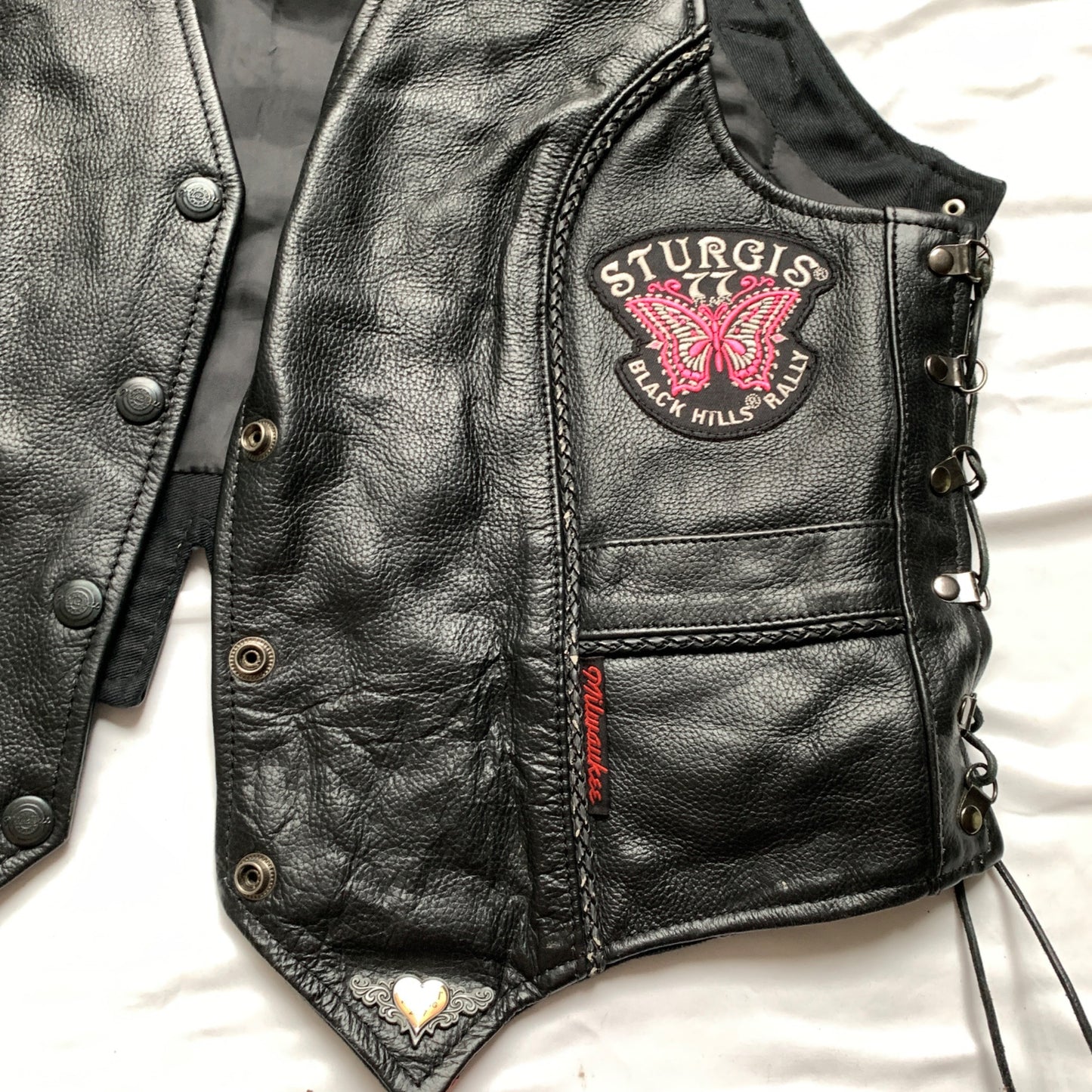 Milwaukee Women's Black Leather Motorcycle Vest XL Patches