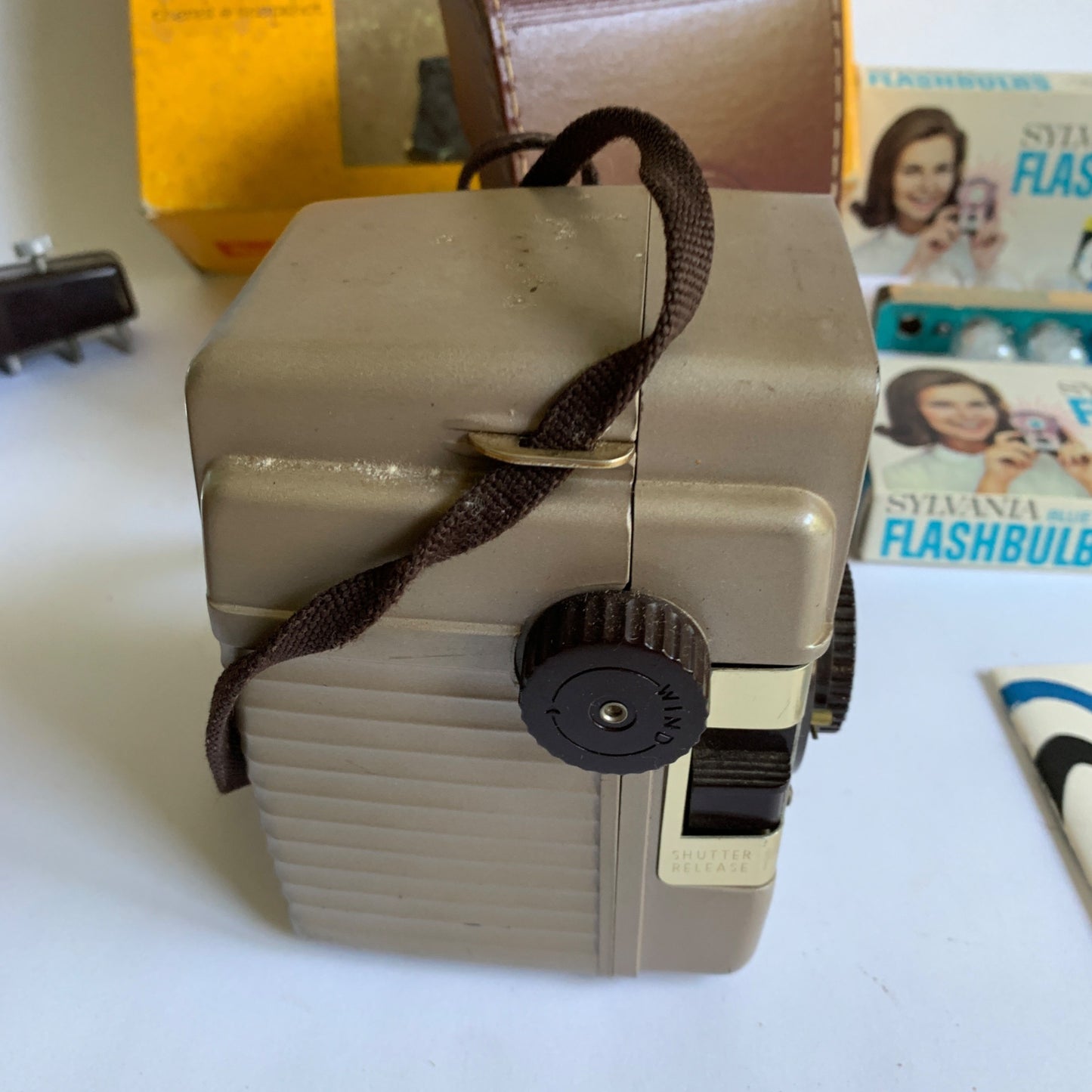 Kodak Brownie Bulls-Eye Camera Outfit In Box Flash Bulbs Leather Case