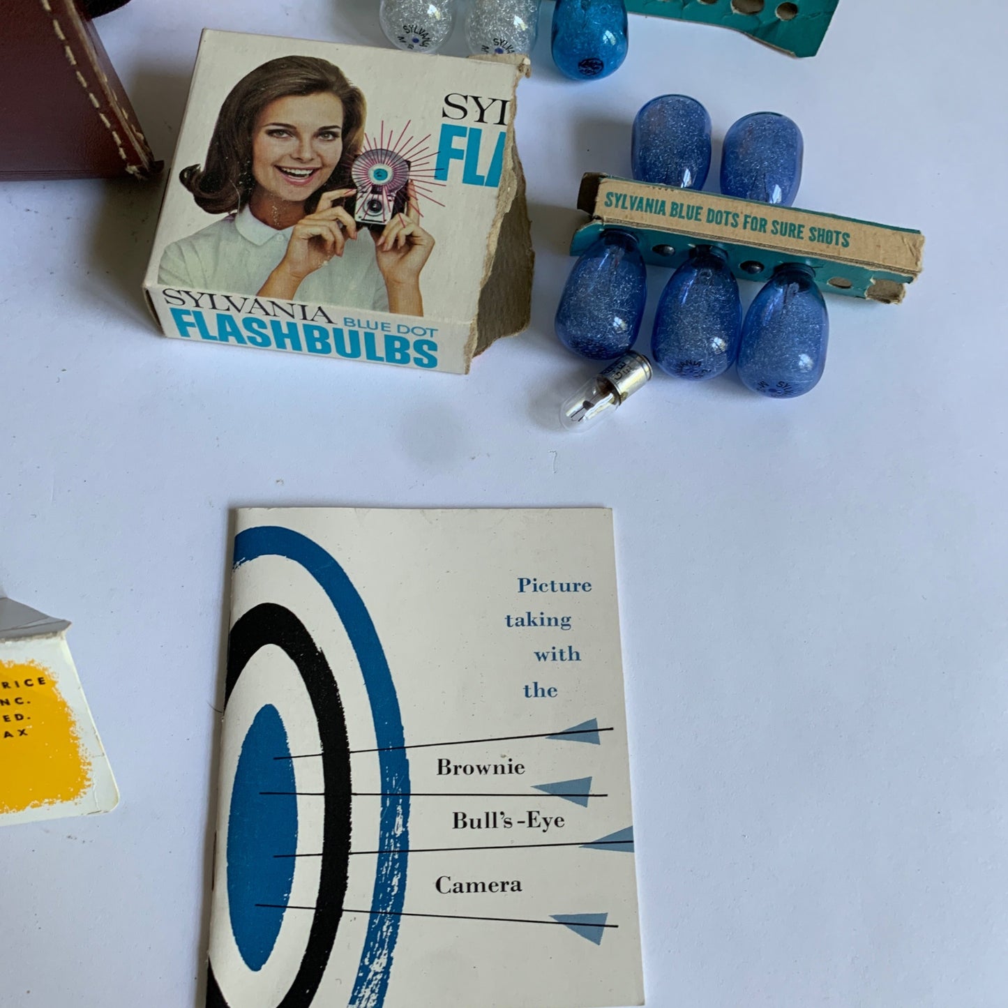Kodak Brownie Bulls-Eye Camera Outfit In Box Flash Bulbs Leather Case