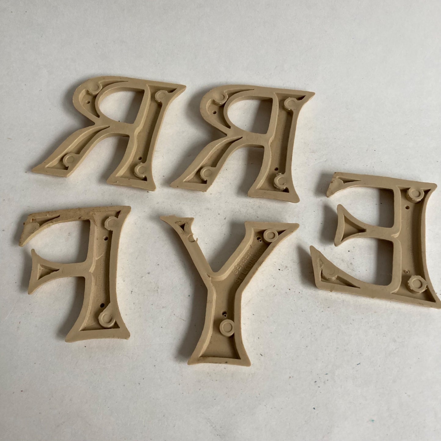 Lot 5 Gerber Industries Plastic Molded Letters Y E R F Faux Wood Look