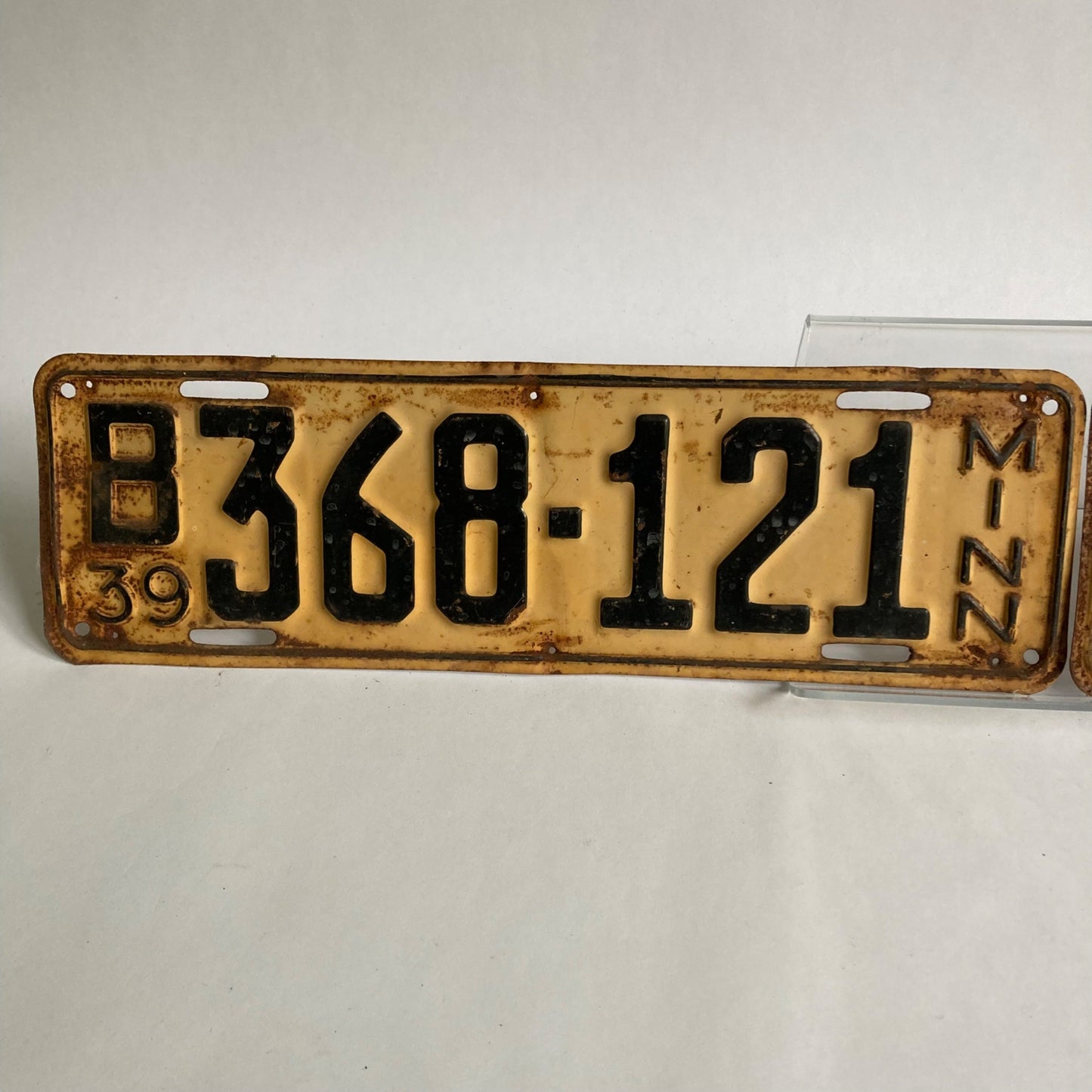 Pair Vintage 1939 Minnesota License Plates Matching Numbers B368-121 MN