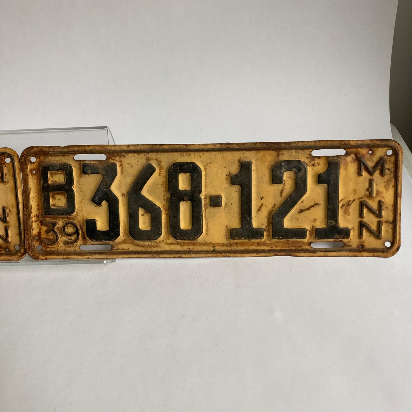 Pair Vintage 1939 Minnesota License Plates Matching Numbers B368-121 MN