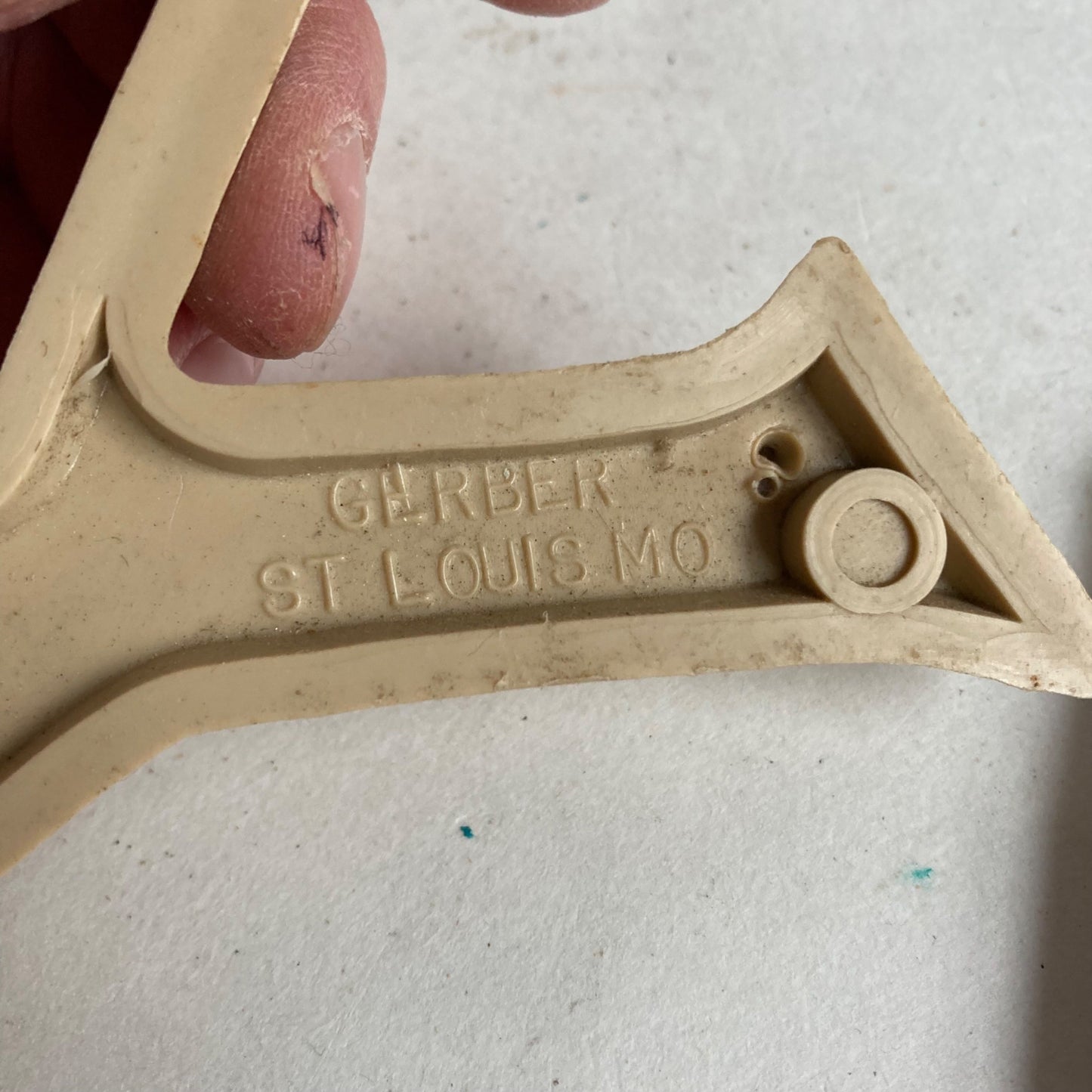 Lot 5 Gerber Industries Plastic Molded Letters Y E R F Faux Wood Look