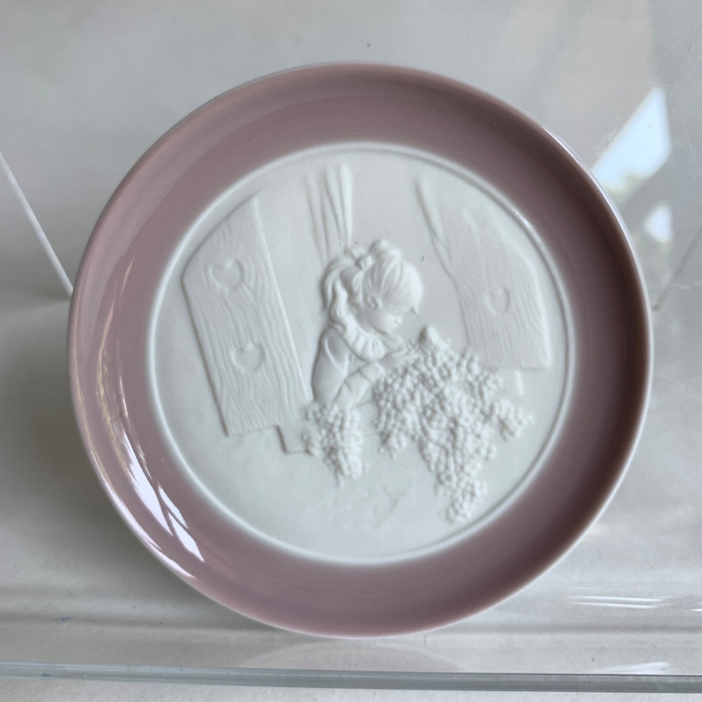 Lladro 5998 Looking Out Girl with Flowers Mini Plate WITH BOX AND PAPERS