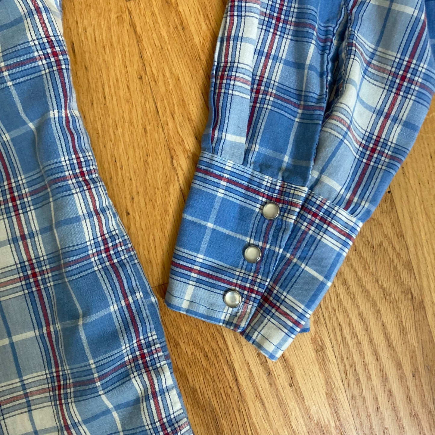 Vintage Wrangler Long-Sleeve Western Shirt Pearl Snap Men's Blue Red White Plaid