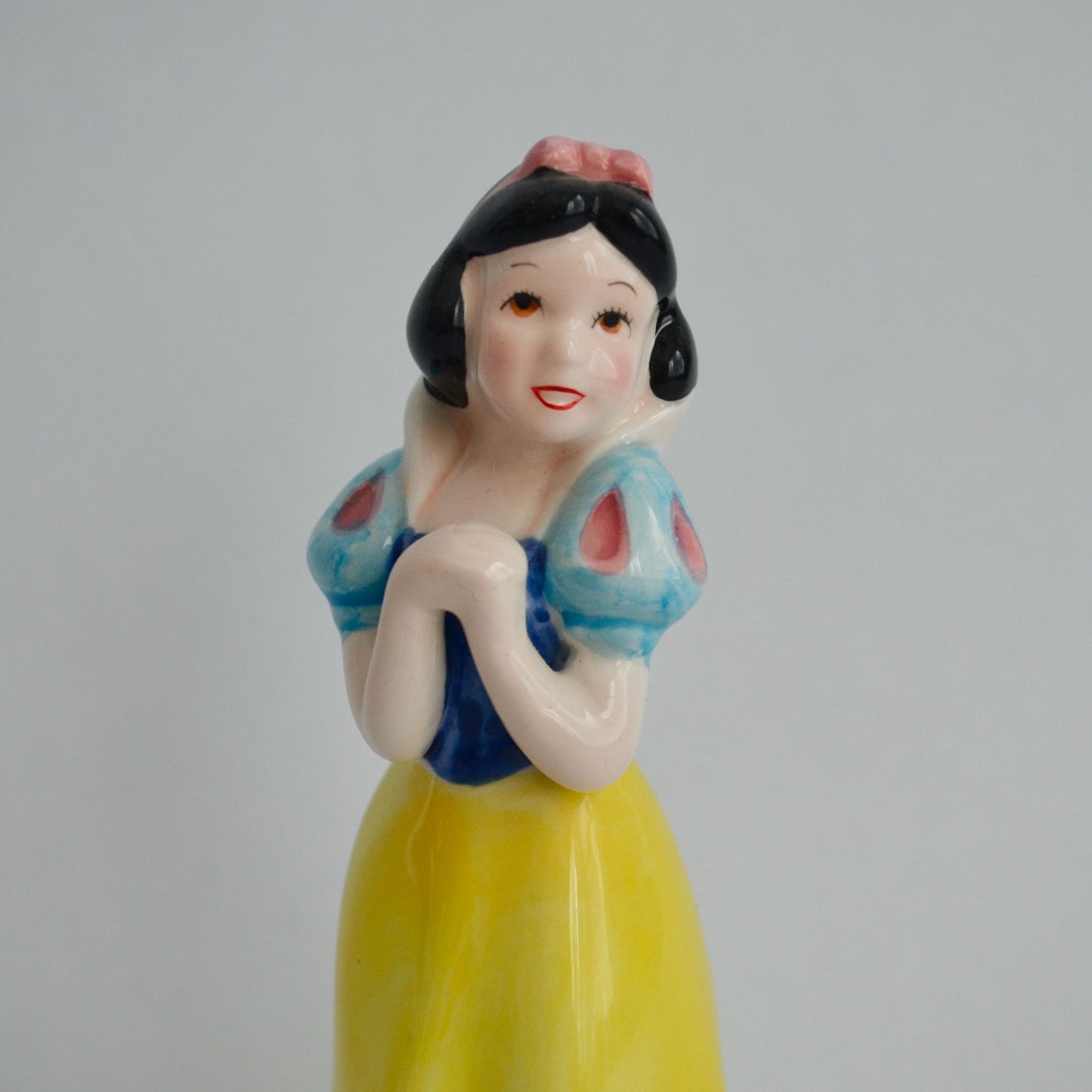 Disney Japan Ceramic Snow White Figurine 5.5"