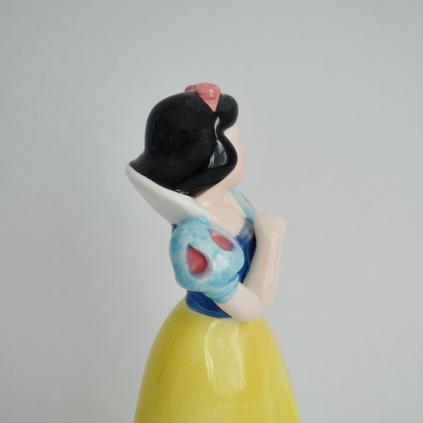 Disney Japan Ceramic Snow White Figurine 5.5"