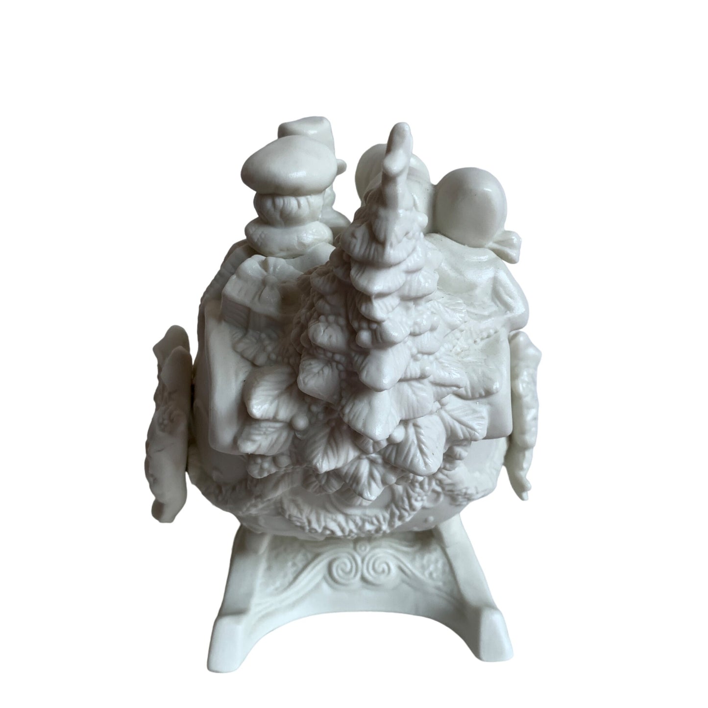 Vintage Caroler's in Sleigh White Musical Music Box