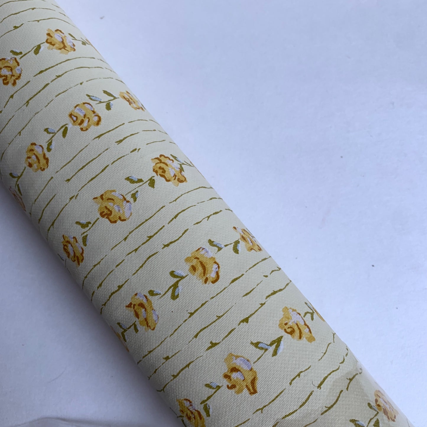 Borden Wall-Tex Fabric-Backed Vinyl Wallcovering Yellow Rose 72 SQ FT