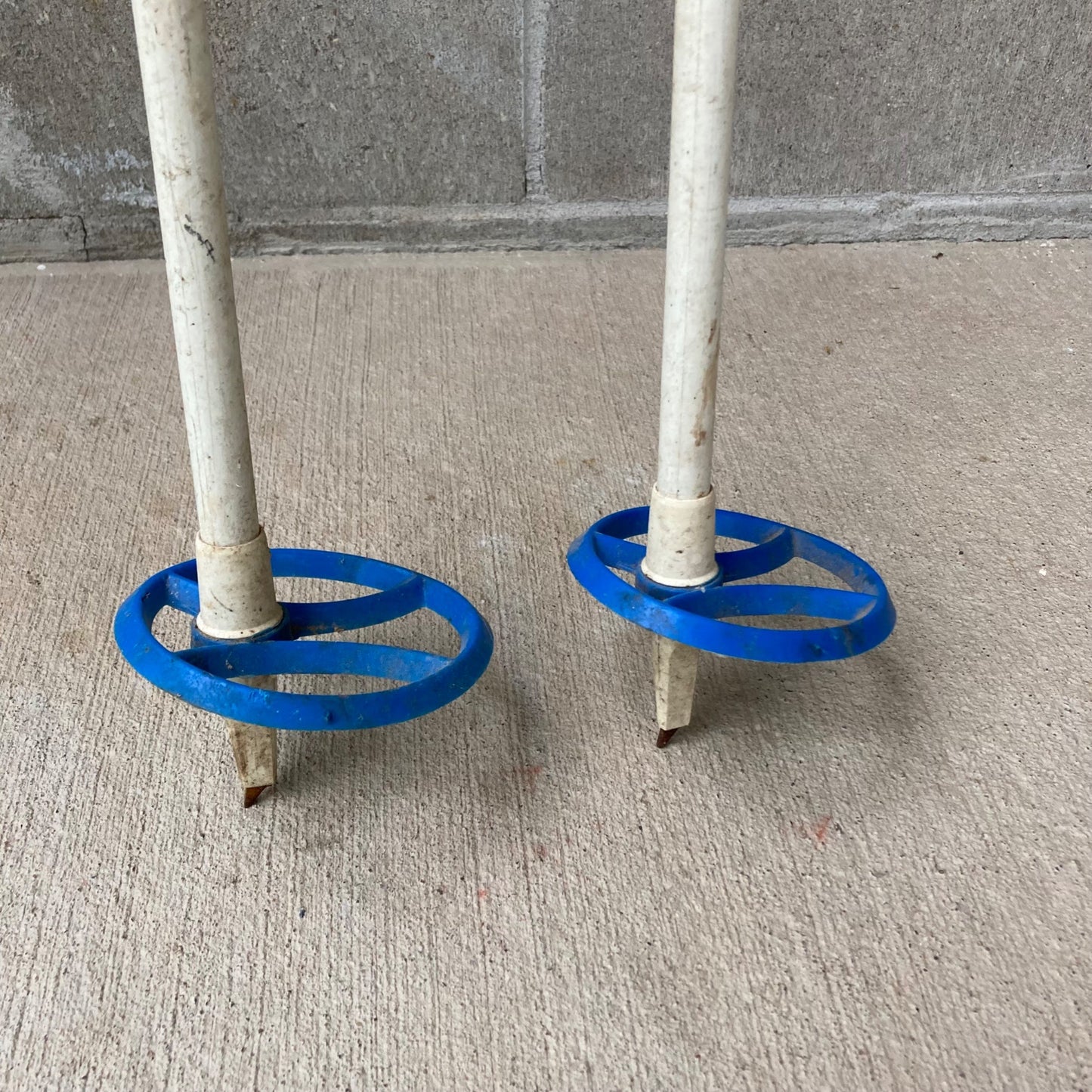 Vintage Blue/White Cross Country Ski Poles 135 cm