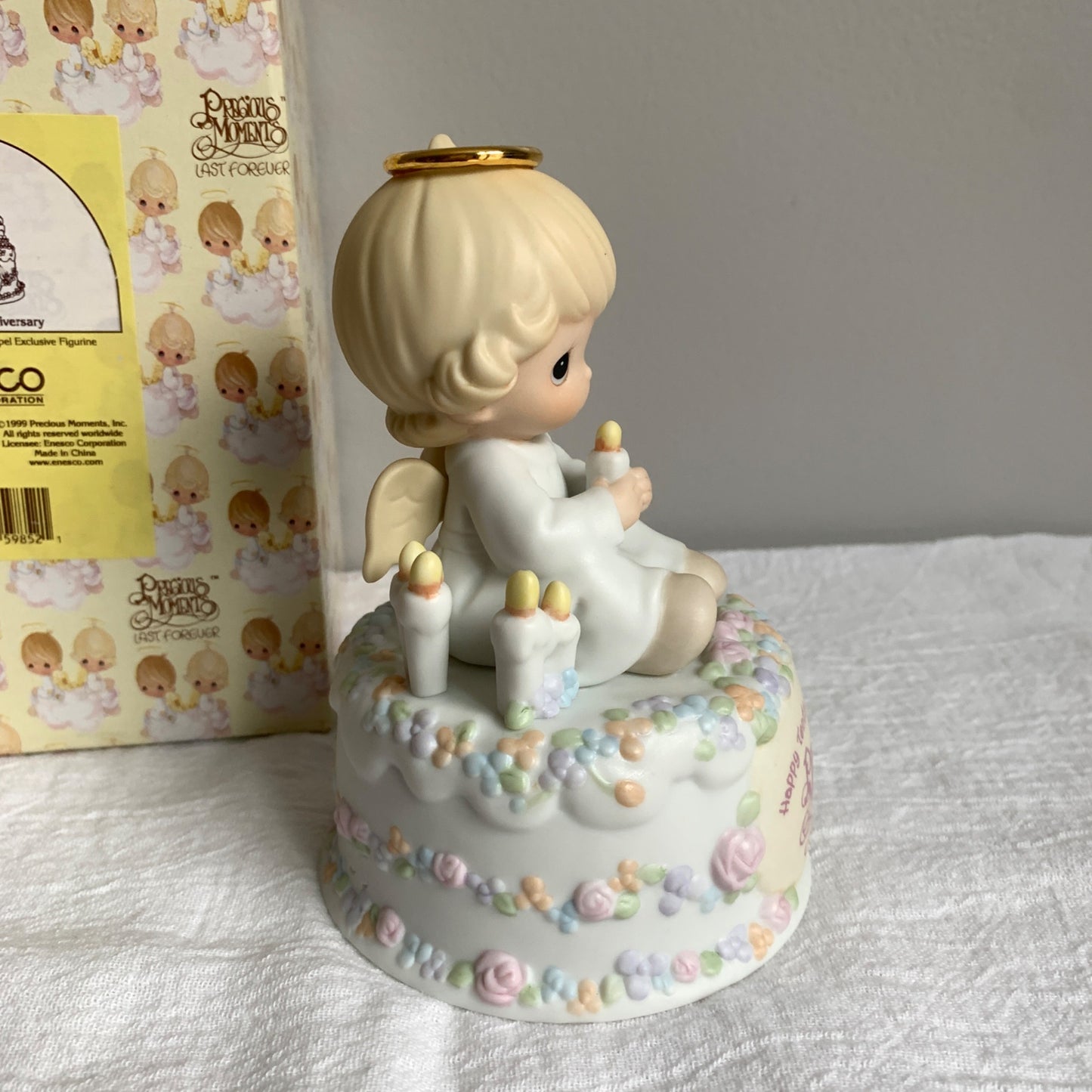 Precious Moments 540013 Happy 10th Anniversary Figurine Chapel Exclusive