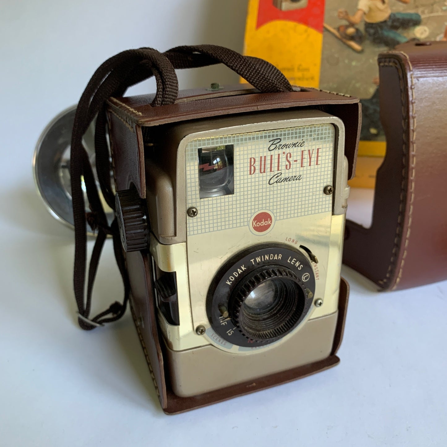 Kodak Brownie Bulls-Eye Camera Outfit In Box Flash Bulbs Leather Case
