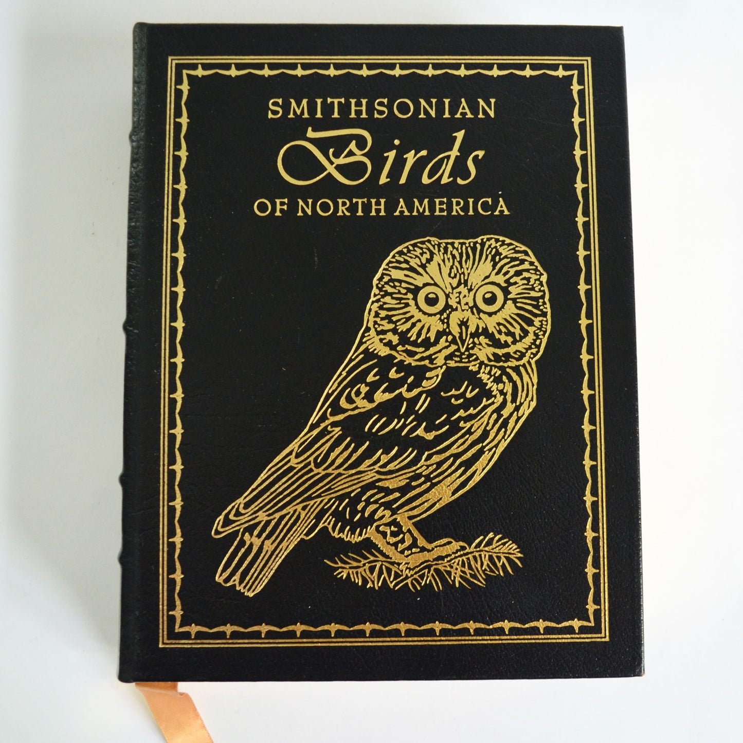 2001 Smithsonian Birds of North America Hardcover Book Gold Tip Pages