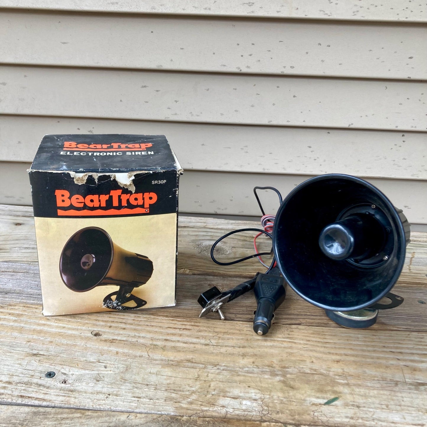 BearTrap SR30P Electronic Siren 12-volt Bear Trap Power Horn Siren WORKS!