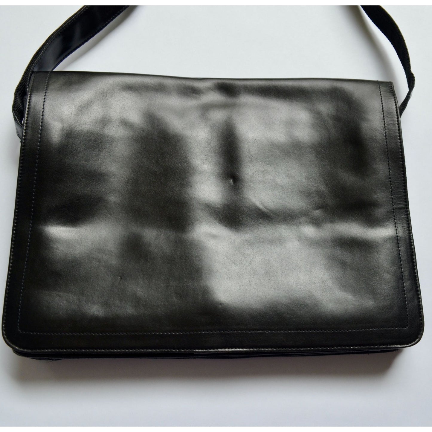 Wilson's Leather Black Messenger Laptop Bag CLEAN