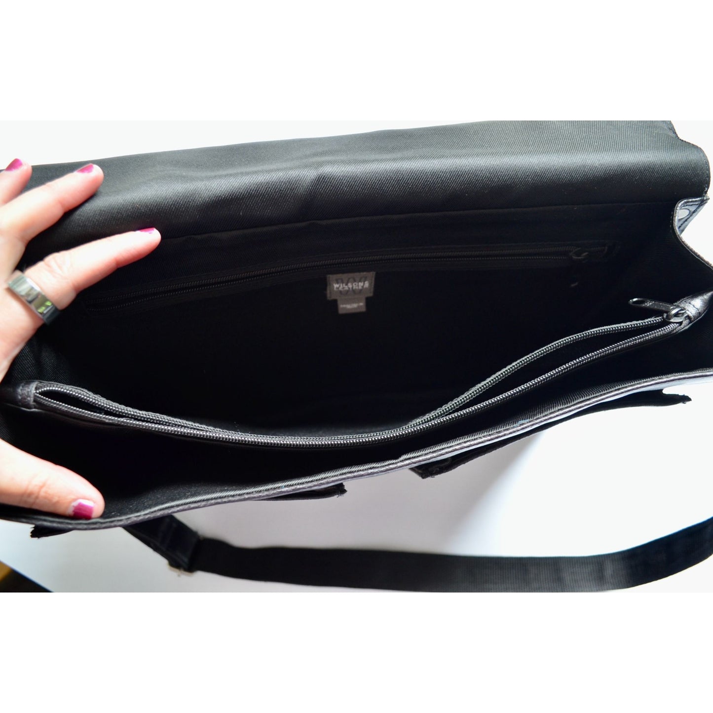 Wilson's Leather Black Messenger Laptop Bag CLEAN
