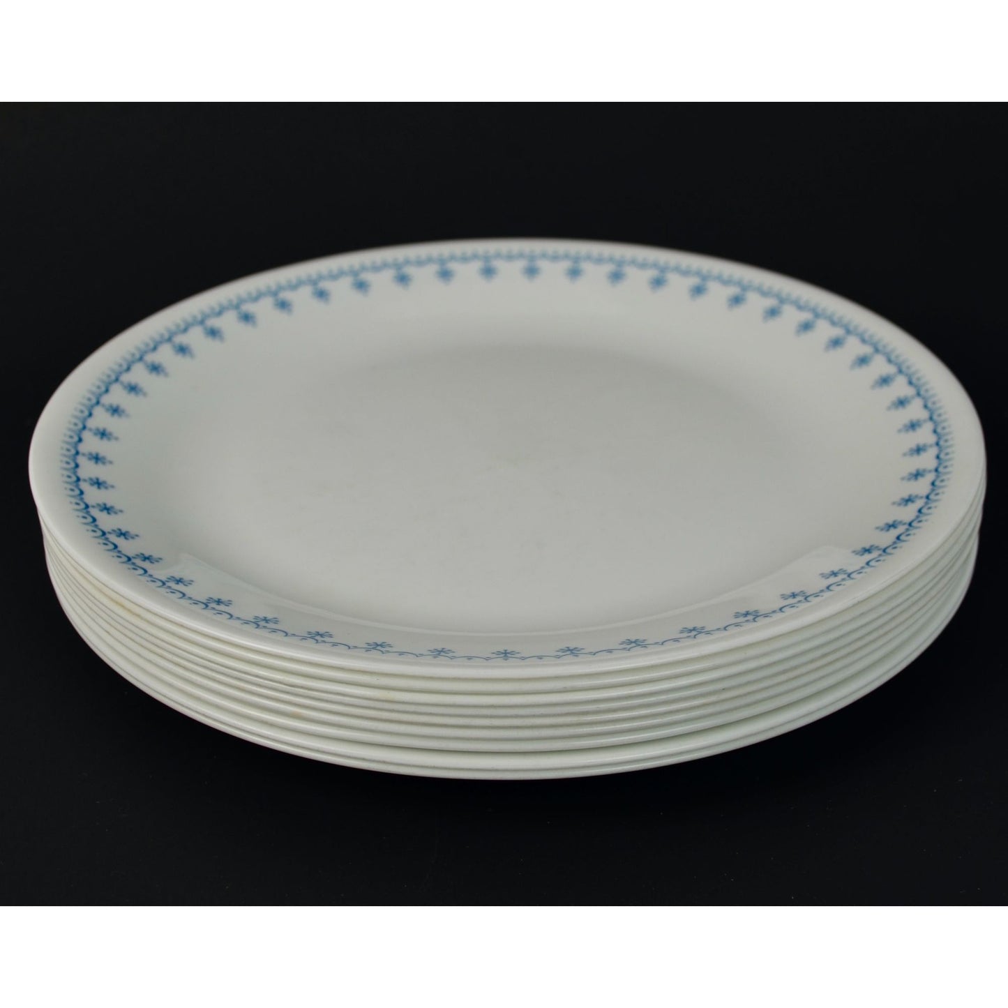 Corelle Snowflake Blue Garland Dinner Plates Lot of 9 Vintage
