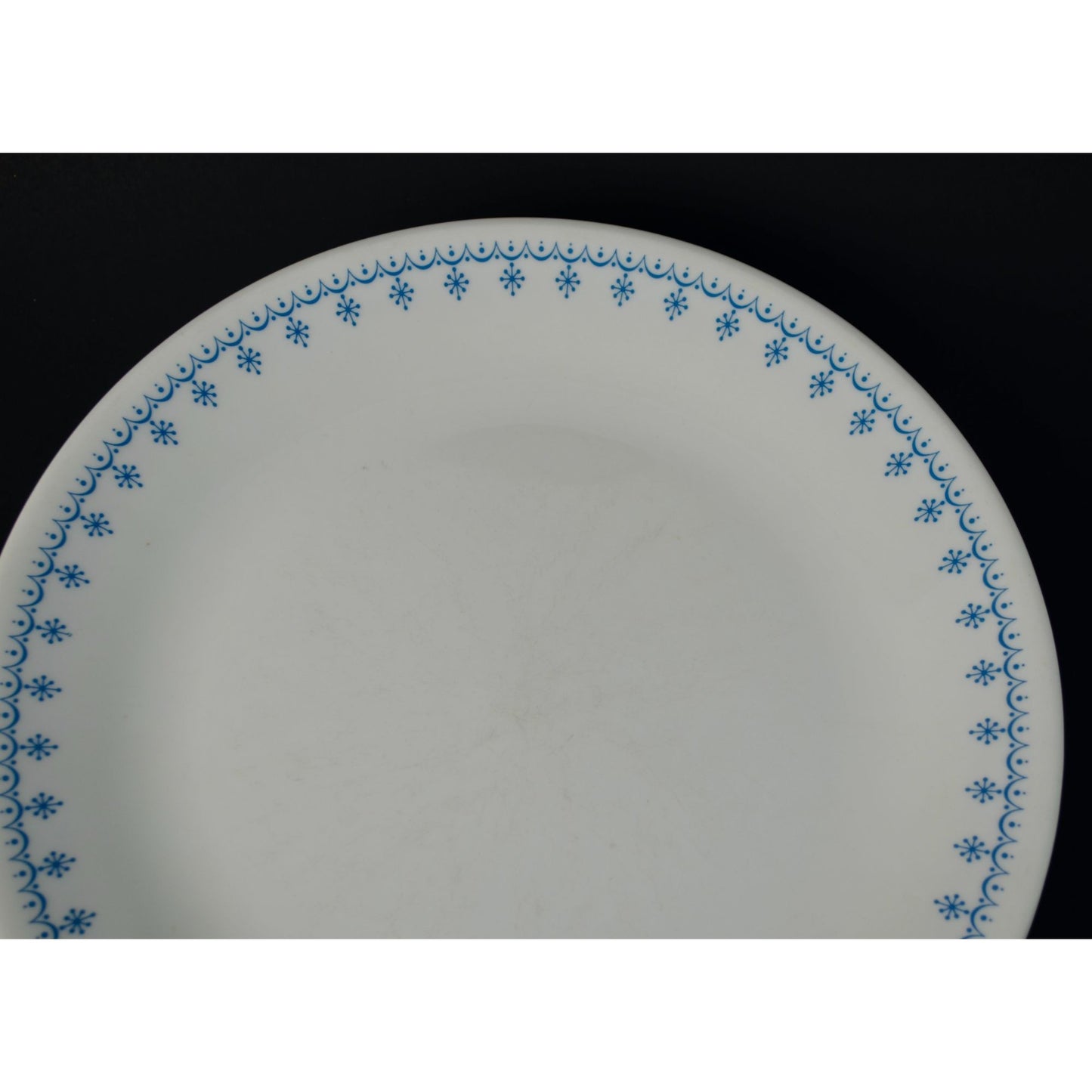 Corelle Snowflake Blue Garland Dinner Plates Lot of 9 Vintage