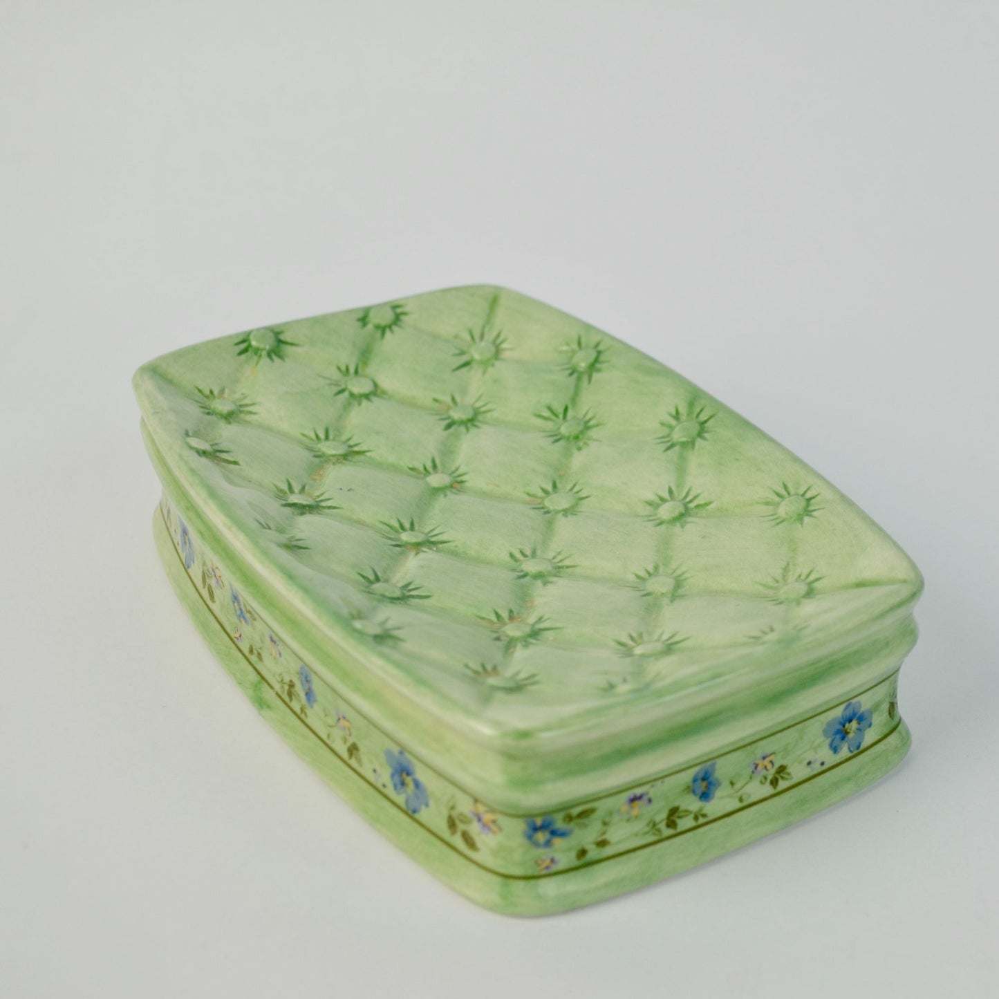 Laura Ashley Handpainted Spring Bloom Soap Dish Quilted Design Green Floral