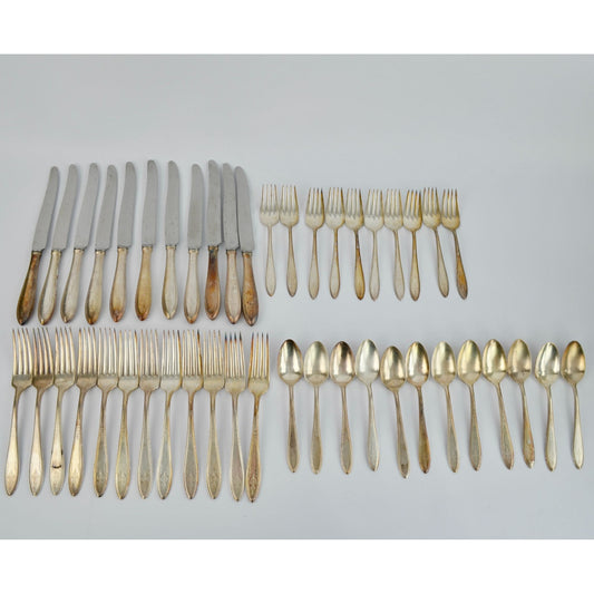 WM A Rogers Debutante 1847 Silverplate Antique Vintage Silverware Flatware Set of 45