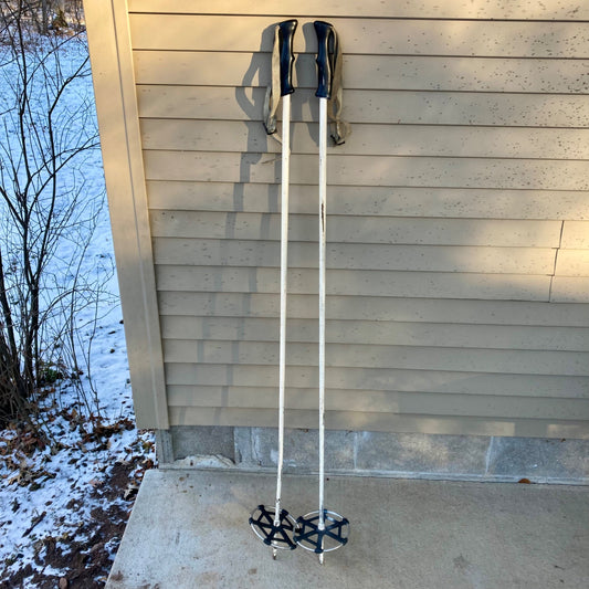 Vintage 1978 U.S. Military Cross Country Ski Poles Army Large Baskets 135 cm