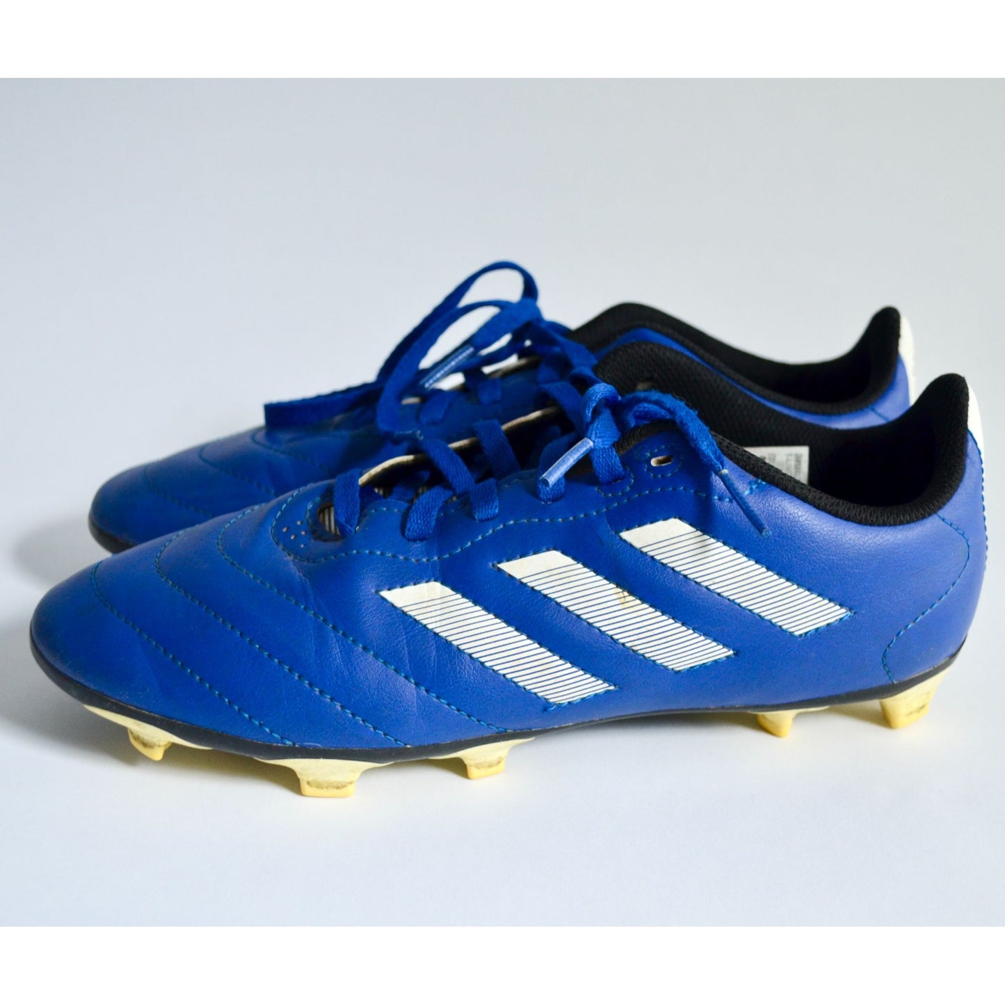 Adidas Boys Soccer Cleats Size 5.5 Blue