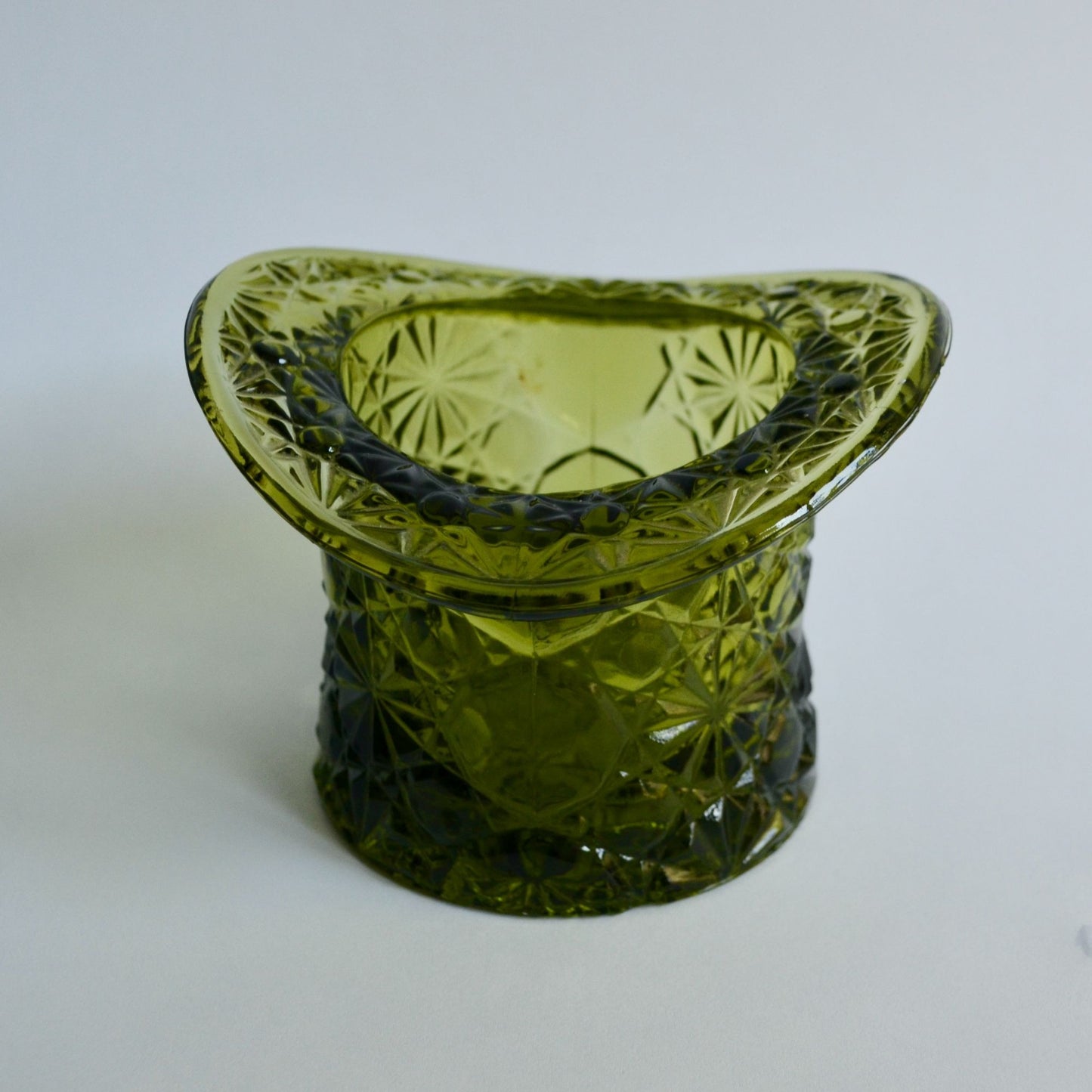 Fenton Green Top Hat Daisy & Button Glass Candy Trinket Dish