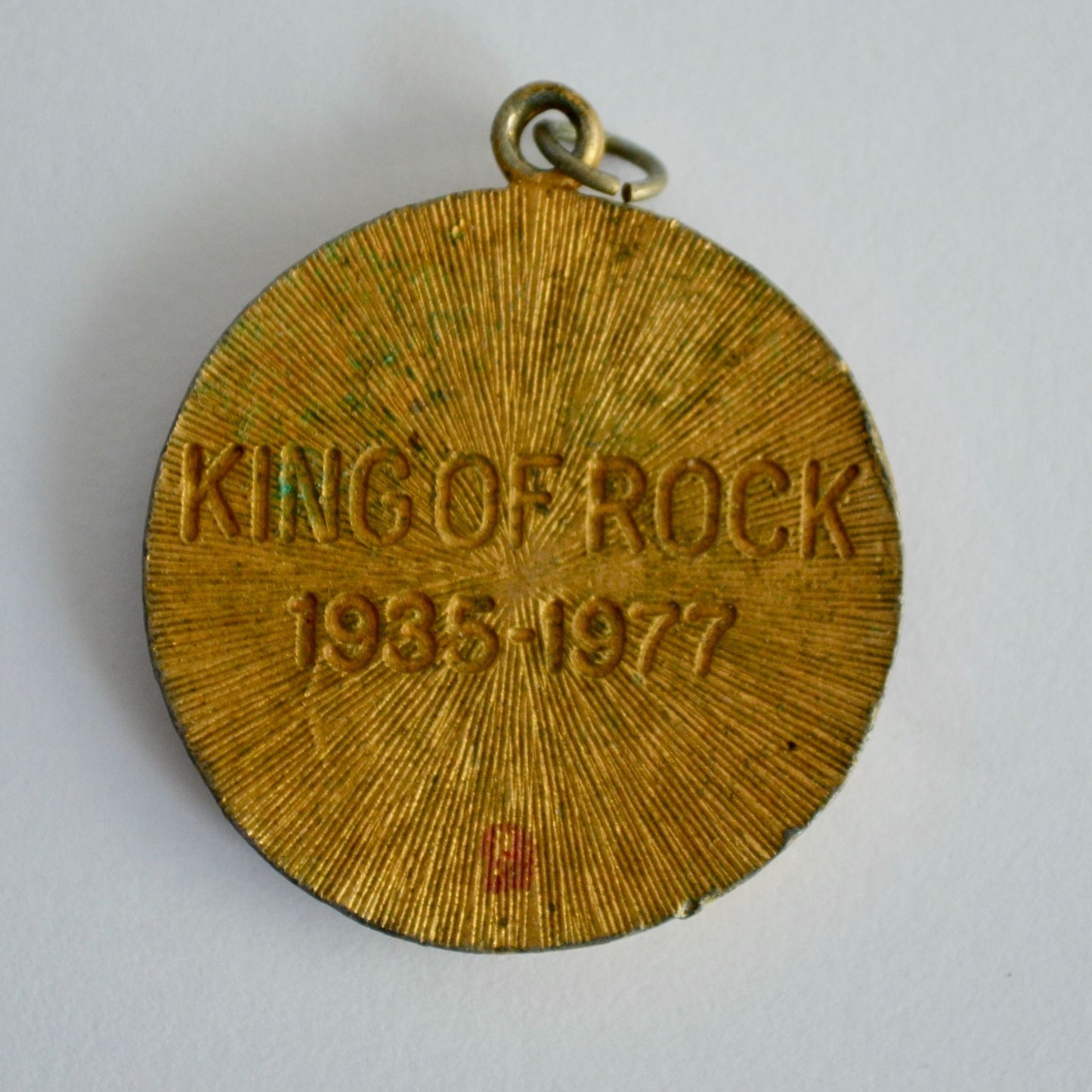 Elvis King of Rock Necklace Pendant Gold 1935 - 1977