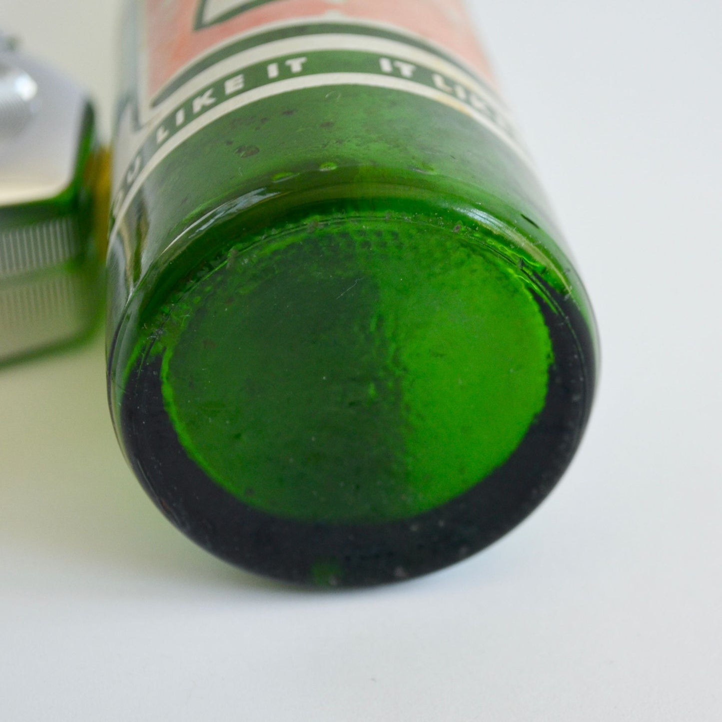 Vintage 7up Glass Bottle 10 Fluid Ounces Green 7 Up Soda Pop "Fresh Up"