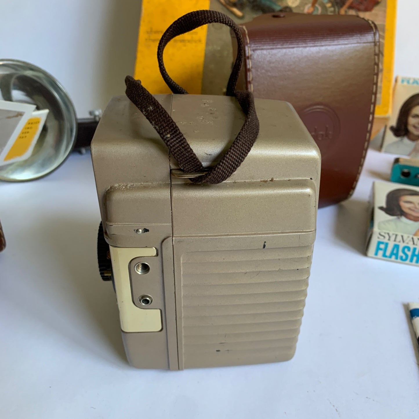 Kodak Brownie Bulls-Eye Camera Outfit In Box Flash Bulbs Leather Case