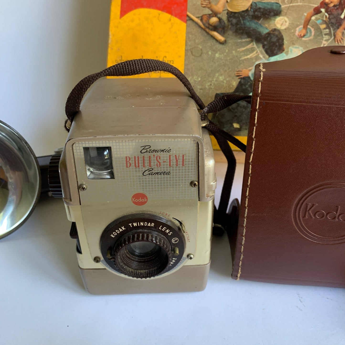 Kodak Brownie Bulls-Eye Camera Outfit In Box Flash Bulbs Leather Case