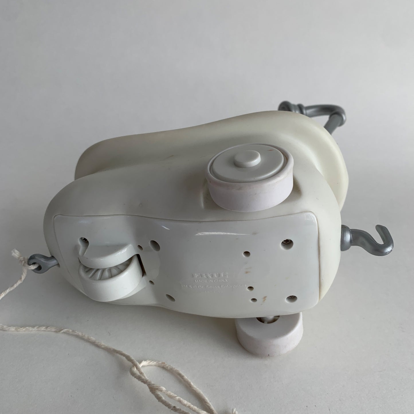 Ertl Cat in the Hat Eating Cake in Tub Pull Toy