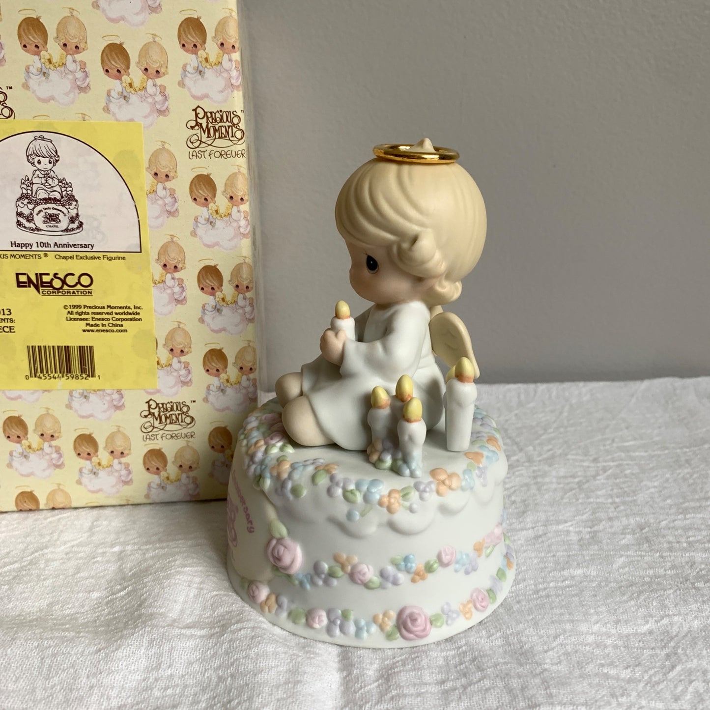 Precious Moments 540013 Happy 10th Anniversary Figurine Chapel Exclusive