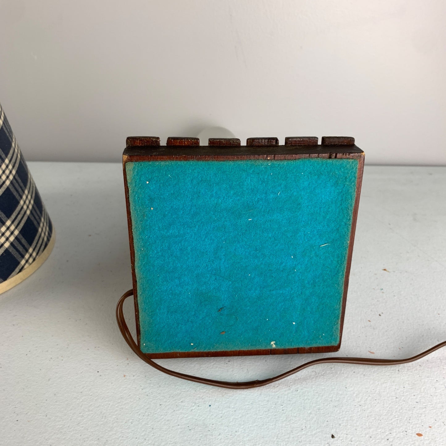 Vintage Wooden Wishing Well Table Lamp with Shade