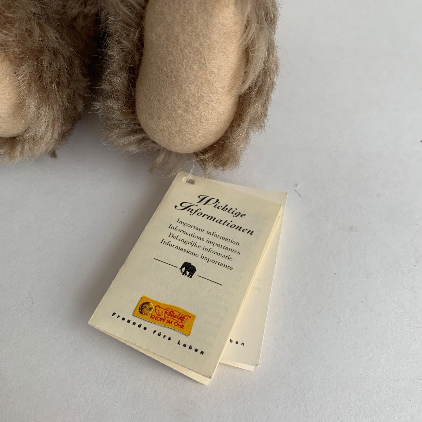 Steiff Bear of the Year 2006 with Medallion and Tag