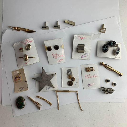Large Lot Vintage Men’s Tie Clips Cuff Links Etc.