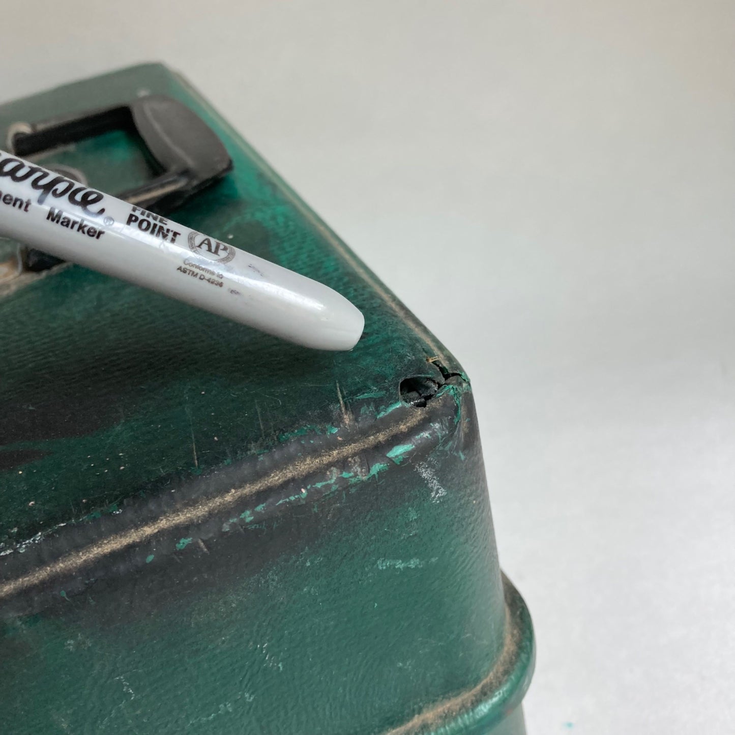 Vintage Umco Model 103U Fishing Tackle Box