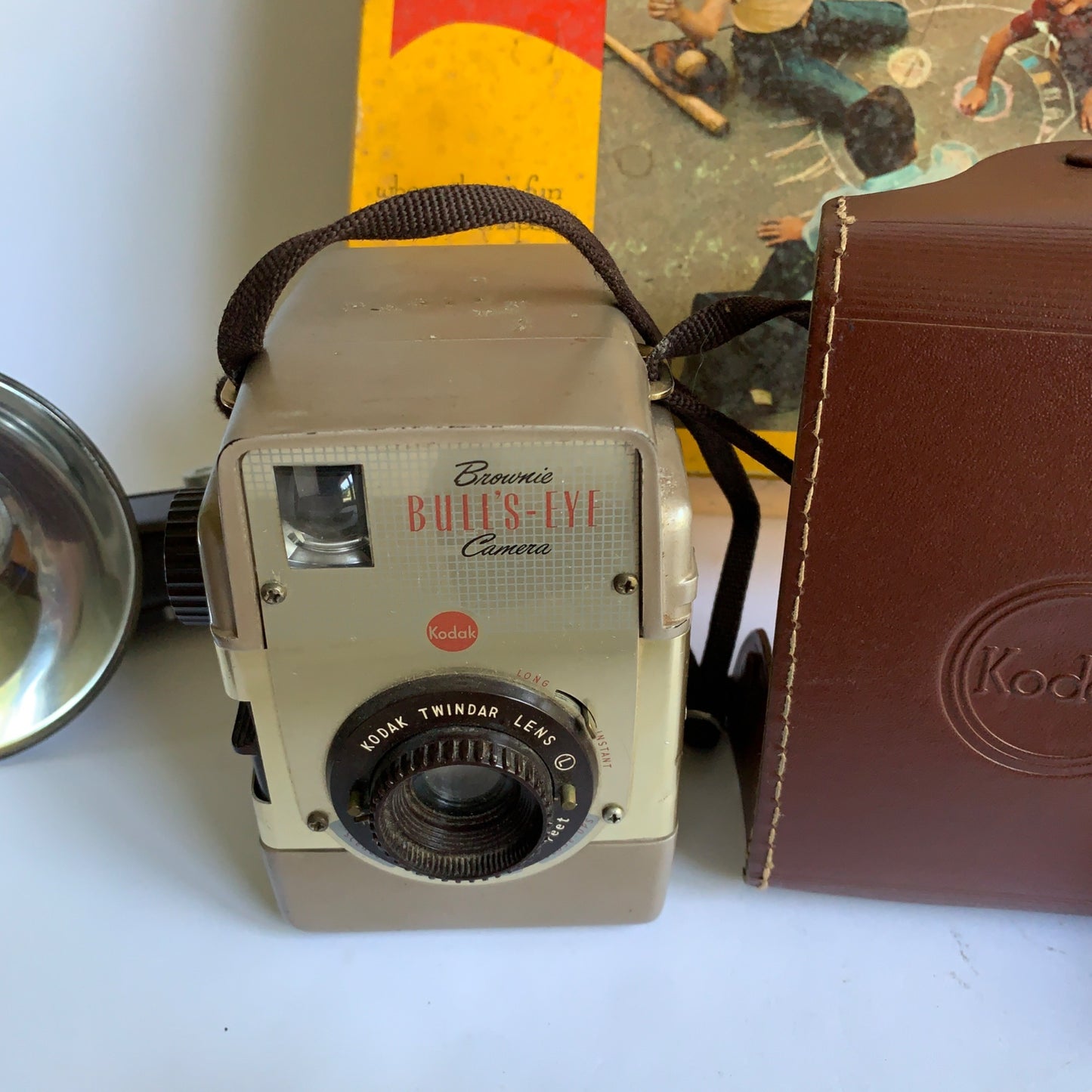 Kodak Brownie Bulls-Eye Camera Outfit In Box Flash Bulbs Leather Case
