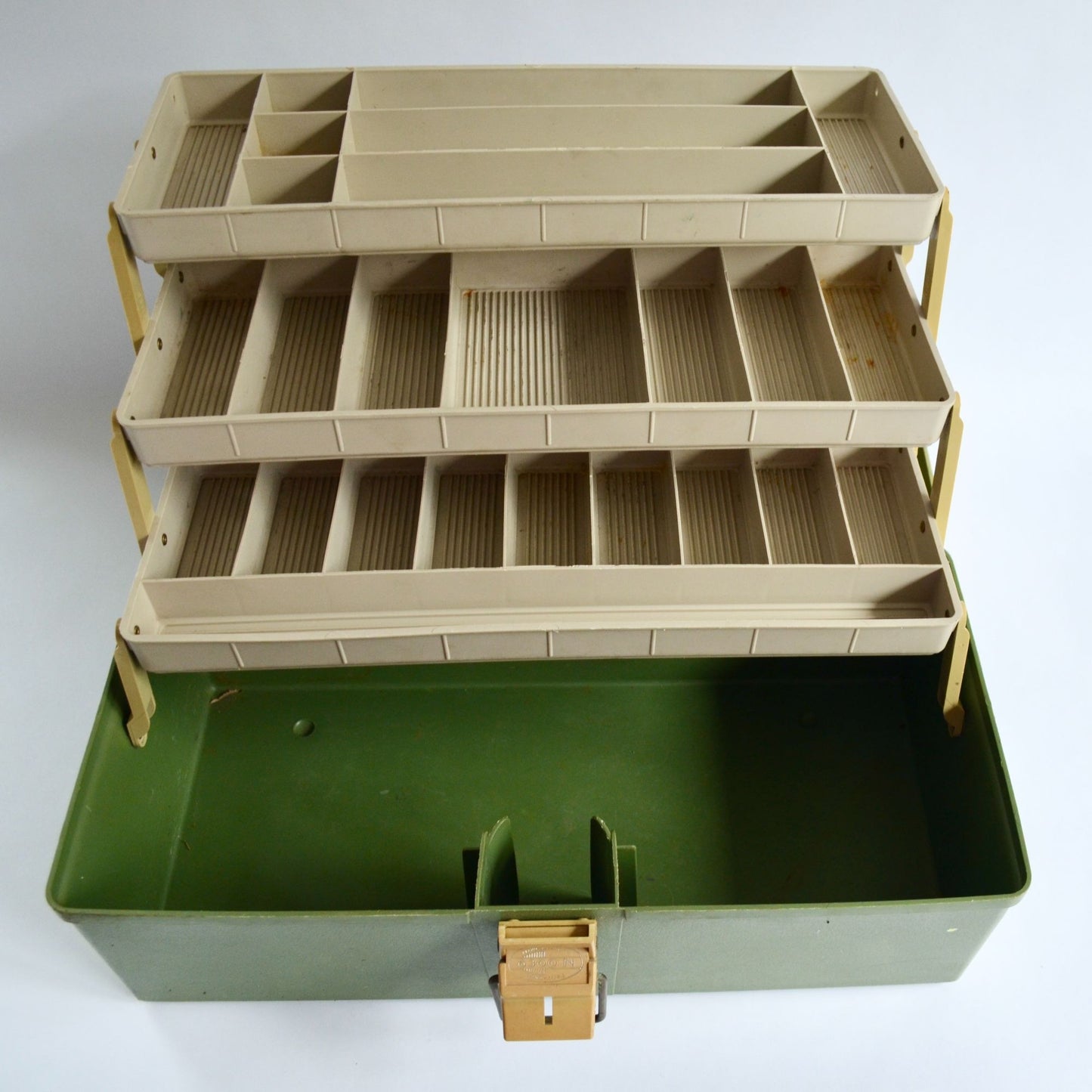Vintage Plano 6300N Fishing Tackle Box 3-Tray Fold-Out Green