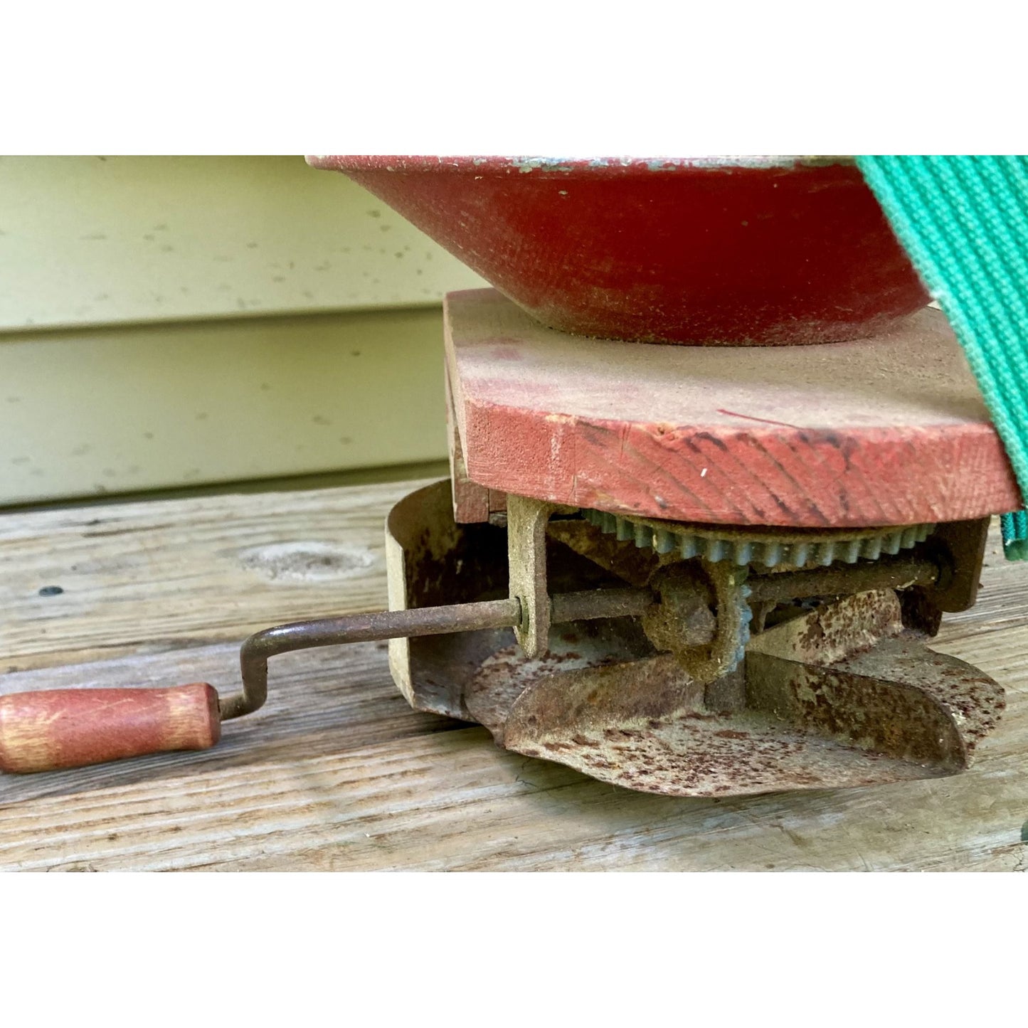 Vintage Cyclone Seeder Red w/ Strap Hand-Held Spreader Urbana, Indiana