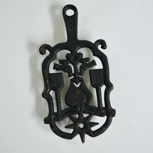 Wilton Cast Iron Trivet Vintage Hearts Birds