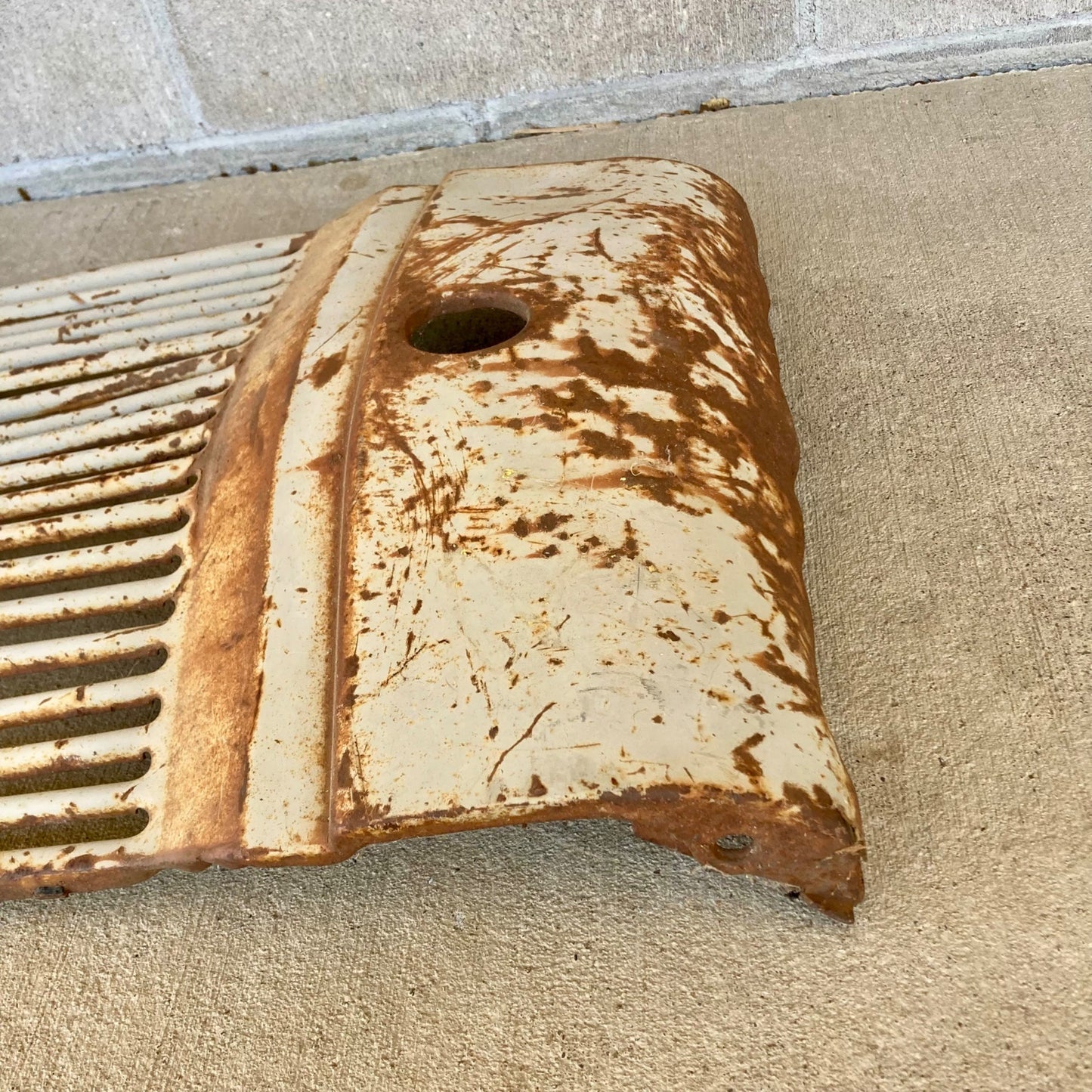 Vintage Jubilee Ford Tractor Grill 600 601 800 801 NAA 1950's FOR PARTS/REPAIR