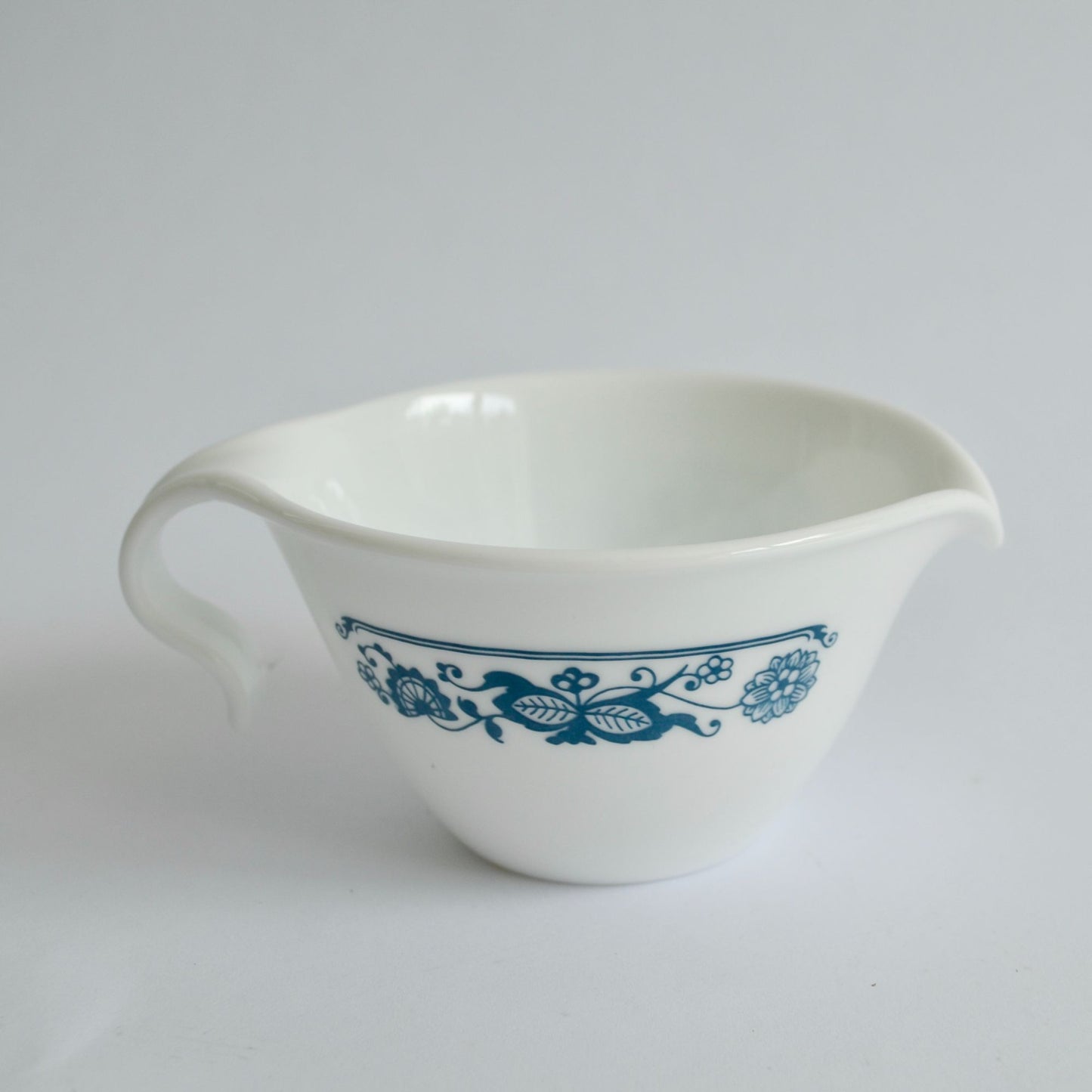 Corelle Old Town Blue Onion Creamer Hook Handle