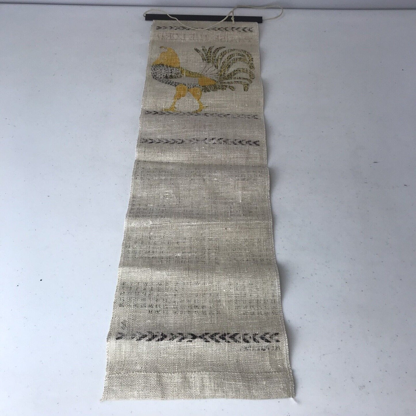 Vintage 1985 Rooster Linen Calendar “Praise The Lord”