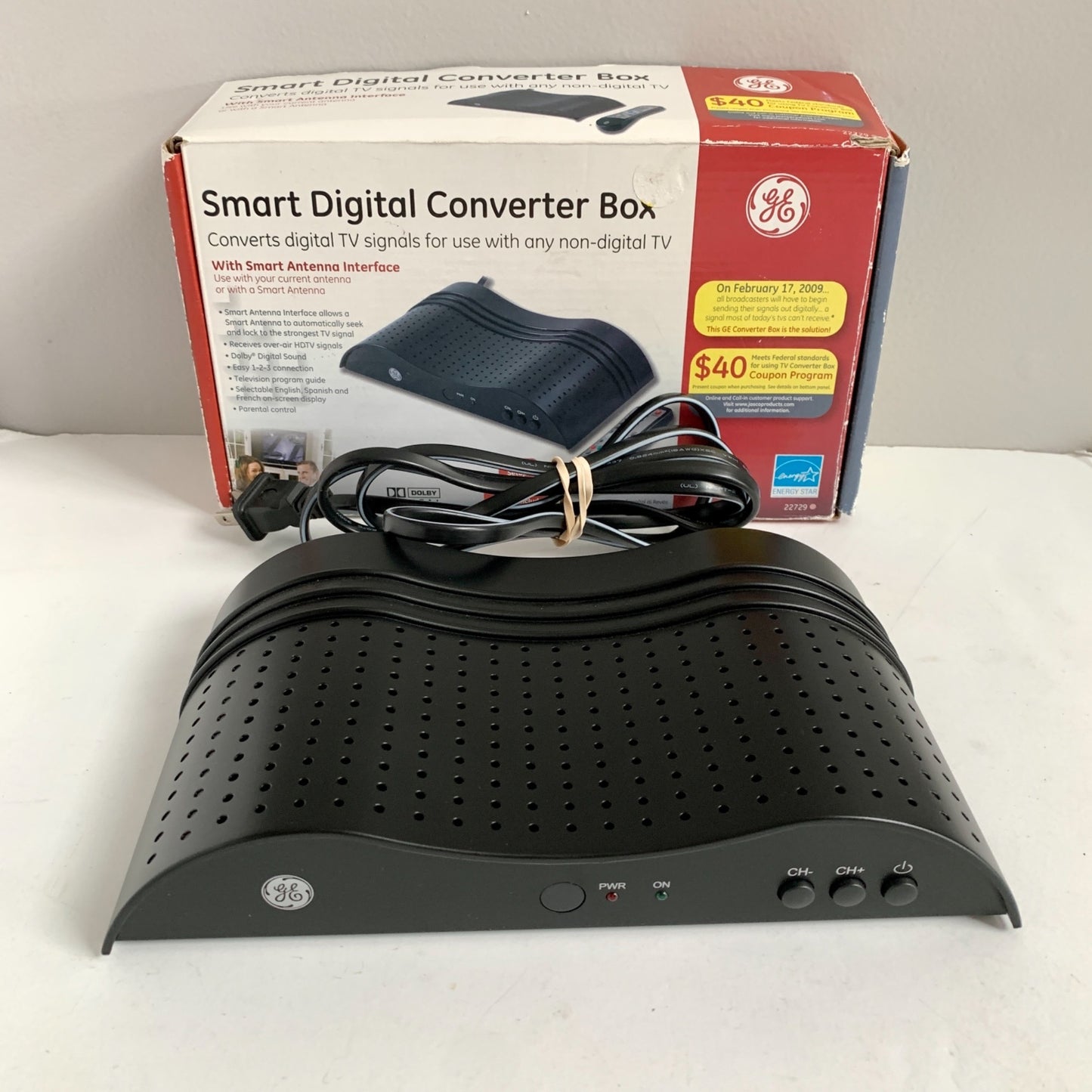 GE Converter Box Model 22729 In Box NO REMOTE
